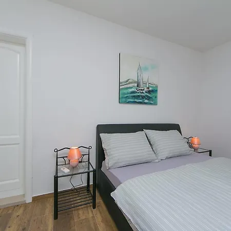 Apartment Sanja *